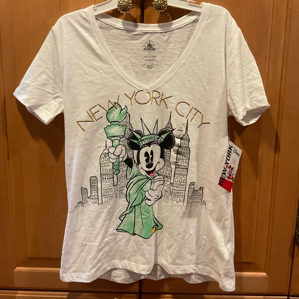 ❗️SOLD❗️Disney NYC T-Shirt *NWT! *